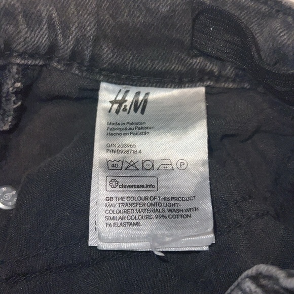 Black jean skirt from h&m in excellent condition Warn twice - Picture 4 of 4